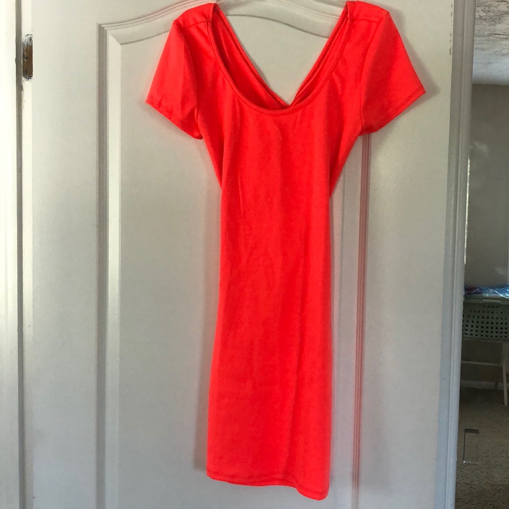 Open back Neón Toby dress